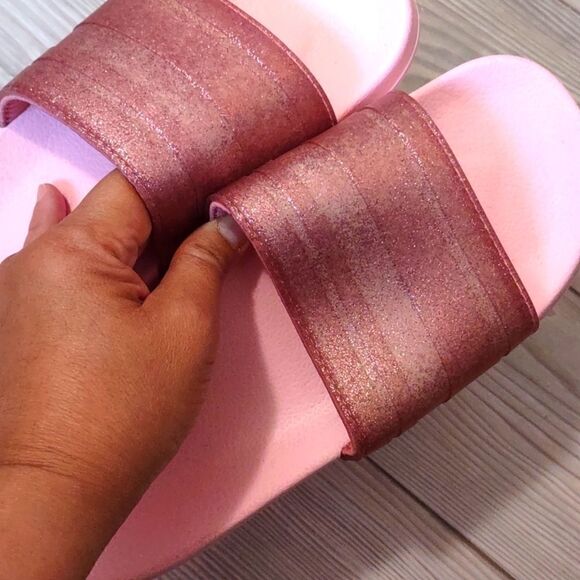 (1-0028)  🔥3/$20🔥  Cat & Jack  Slip-On Sandals Sz XL (6) - Picture 4 of 10